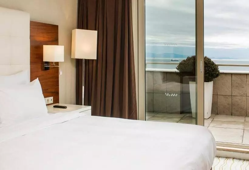 سوییت با چشم‌انداز دریا, Radisson Hotel President Old Town Istanbul