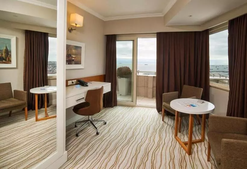 سوییت با چشم‌انداز دریا, Radisson Hotel President Old Town Istanbul