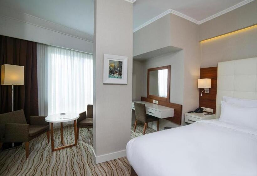 اتاق سوپریور با چشم‌انداز دریا و بالکن, Radisson Hotel President Old Town Istanbul