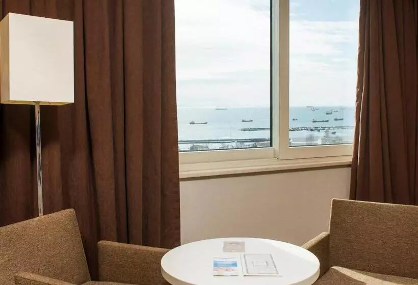 اتاق سوپریور با چشم‌انداز دریا, Radisson Hotel President Old Town Istanbul