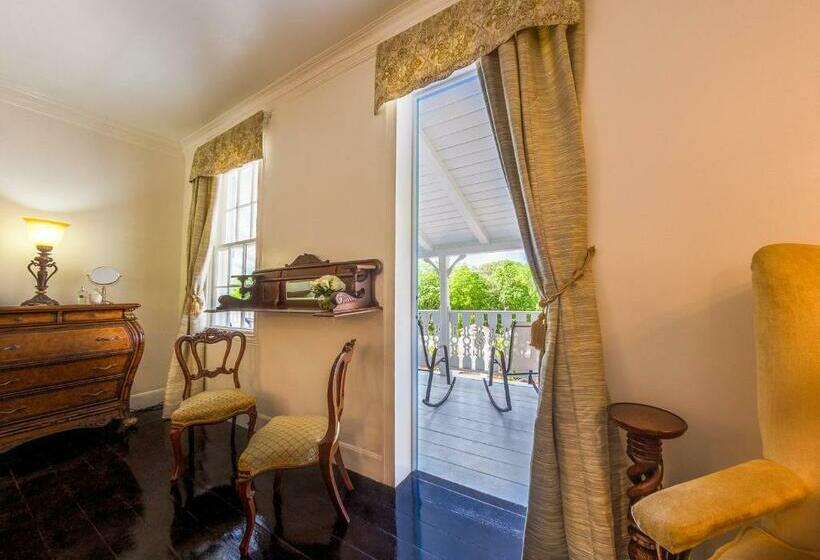 سوئیت با تخت بزرگ, Turks Head Inne