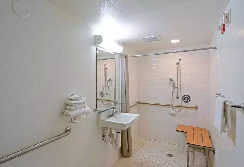 身障者適用スタンダードルーム, Motel 6 Redding, Ca  South