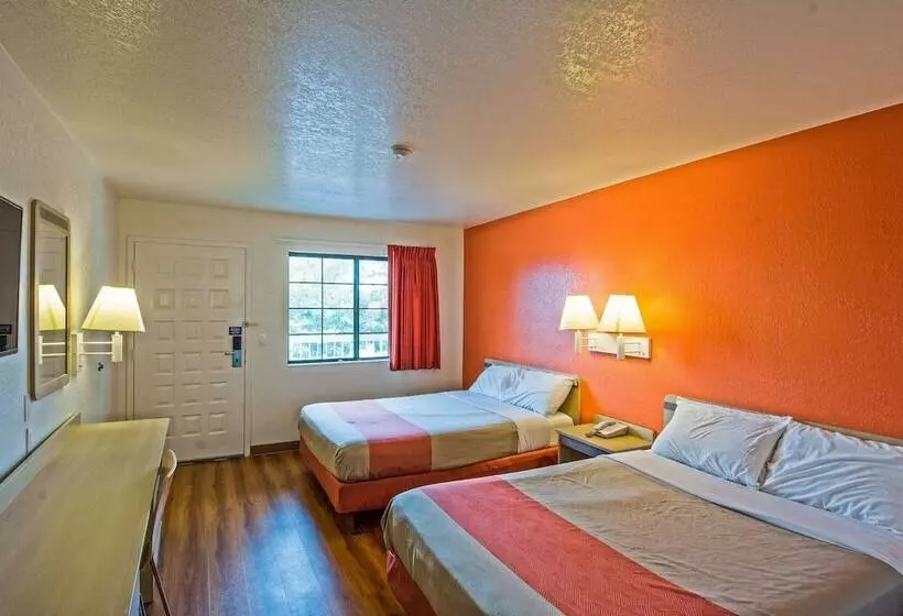 デラックスルーム, Motel 6 Redding, Ca  South