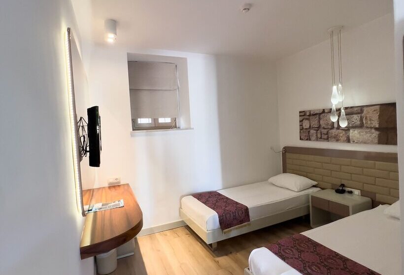 اتاق اکونومی, Puding