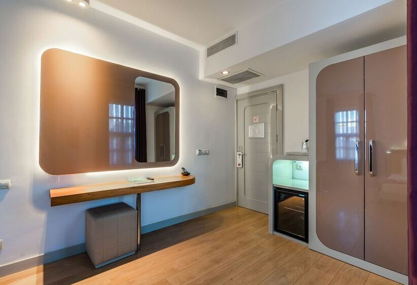 اتاق خانوادگی, Puding