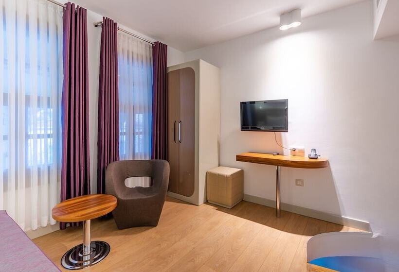 اتاق خانوادگی, Puding