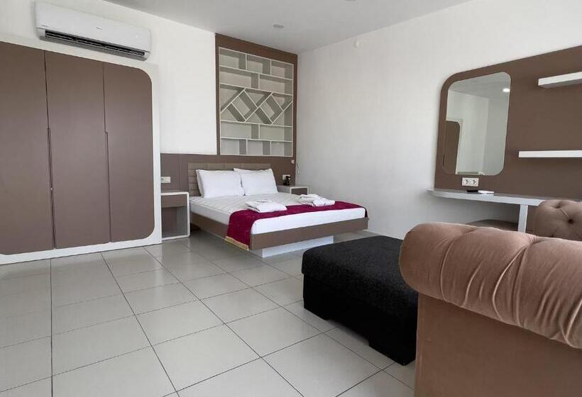 اتاق اساندارد با چشم‌انداز جانبی به دریا, Puding