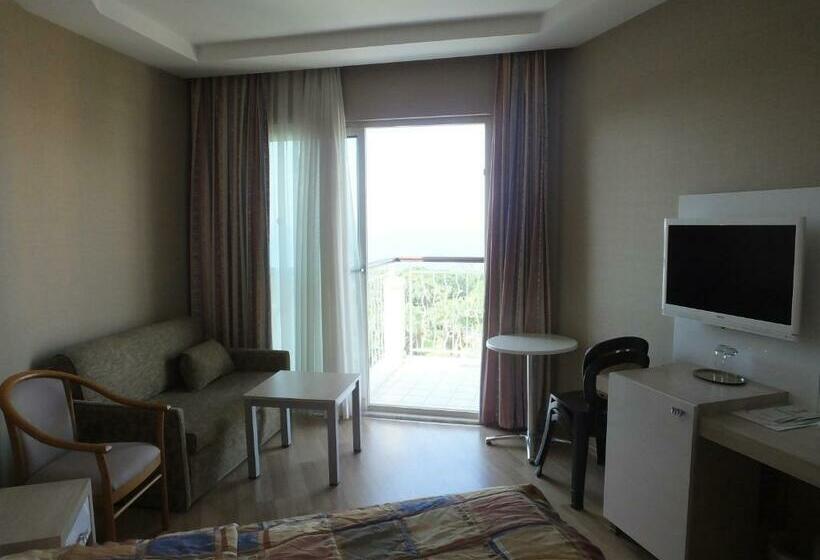 Номер Стандарт Вид на Море с Балконом, Riviera Hotel & Spa