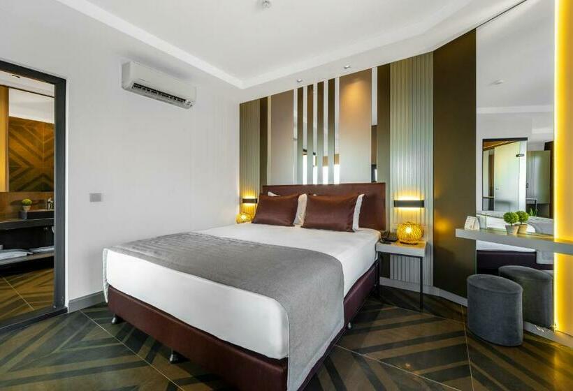 Полулюкс, Riviera Hotel & Spa