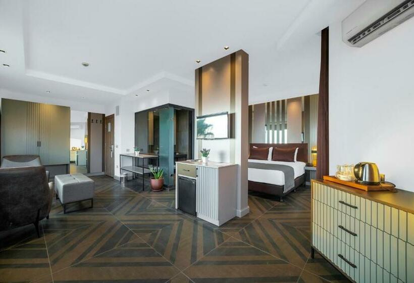 Полулюкс, Riviera Hotel & Spa