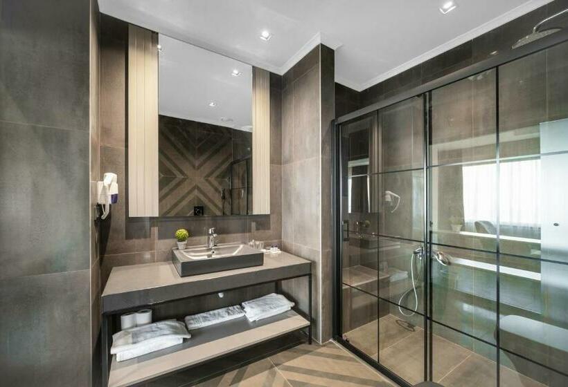 Полулюкс, Riviera Hotel & Spa