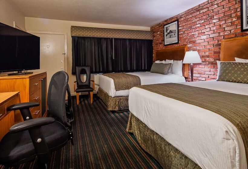 غرفه قياسيه سريرين مزدوجين, Best Western Pine Tree Motel