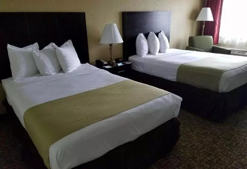 ２ダブルベッドのスタンダードルーム, Best Western Crossroads Inn