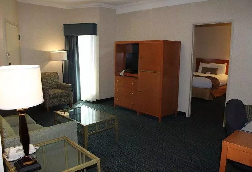 スイート, Best Western De Anza Inn