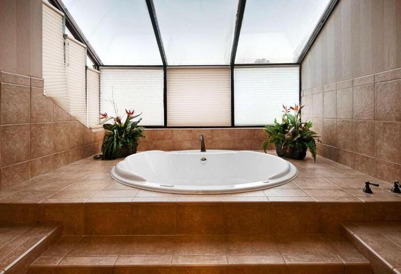 Люкс Кровать Кинг, Best Western Plus Landmark Inn