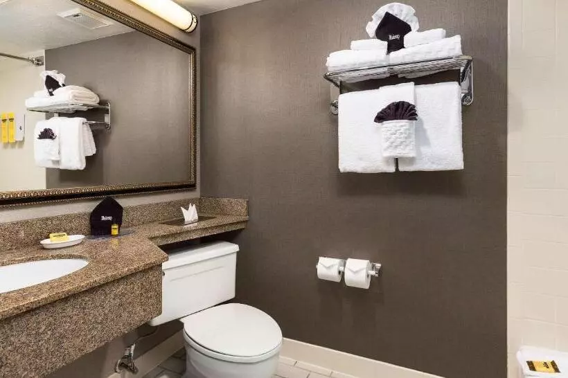 اتاق استاندارد برای معلولان, Best Western Plus Landmark Inn