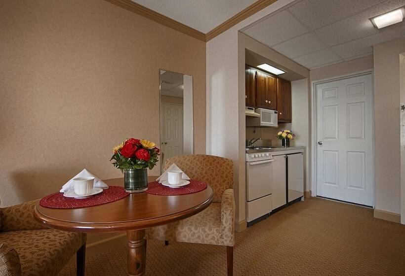 جناح, Best Western Plus Morristown Inn