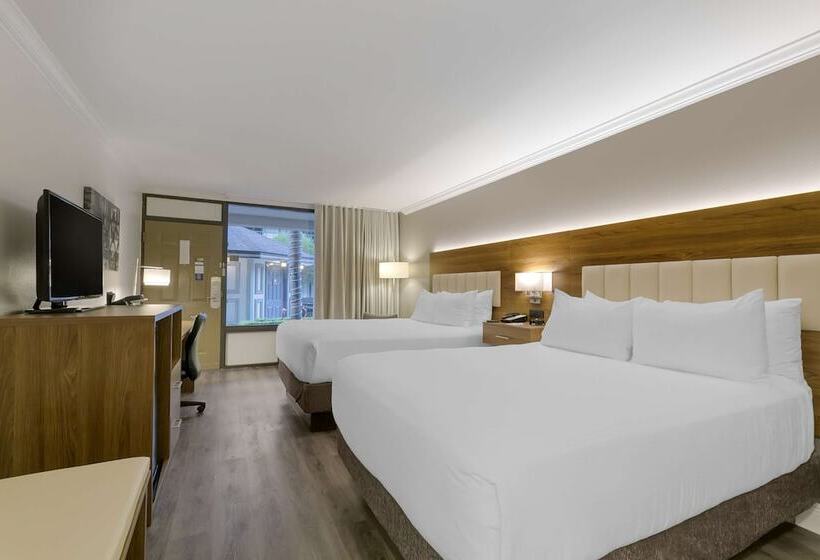 스탠다드 룸 더블 침대 2개, Best Western Plus Westbank