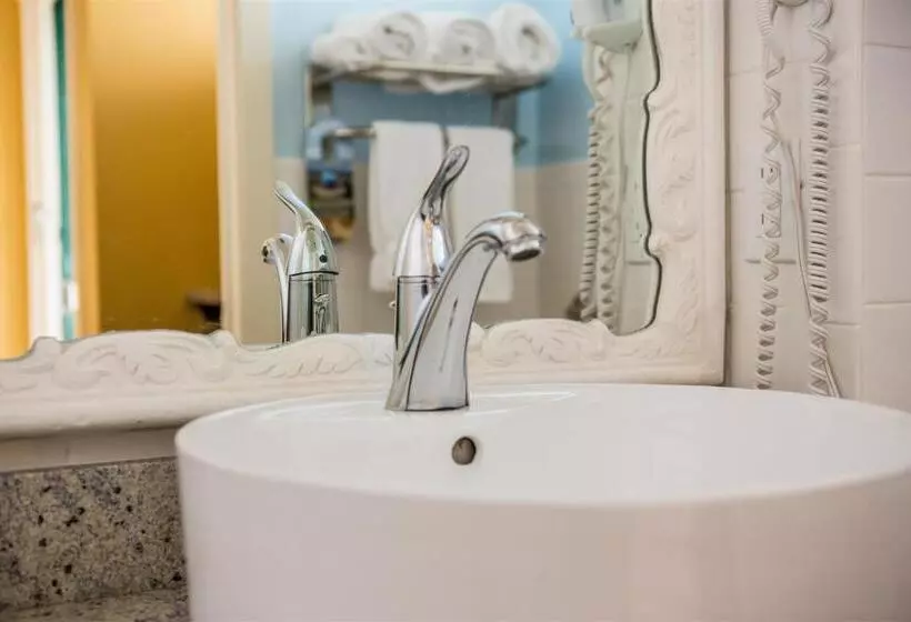 Standard-huone King-vuode, Best Western Plus Yacht Harbor Inn