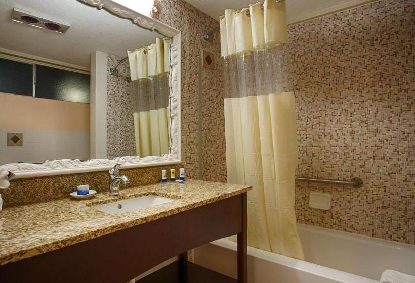 발코니가 있는 스위트, Best Western Plus Yacht Harbor Inn