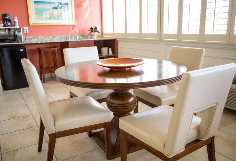 キングサイズベッドのスイートルーム, Best Western Plus Yacht Harbor Inn