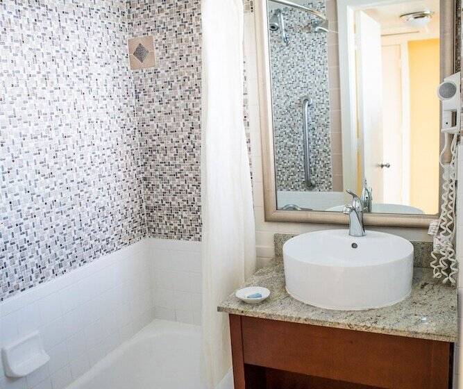 2ダブルベッドのスタンダードルーム, Best Western Plus Yacht Harbor Inn