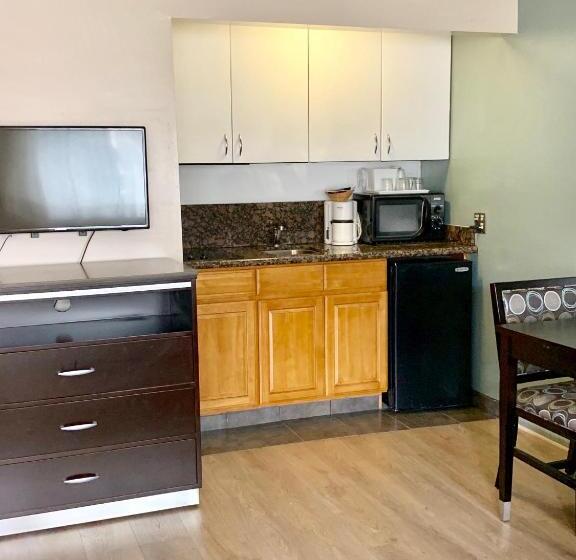 套房, Olive Tree Inn & Suites