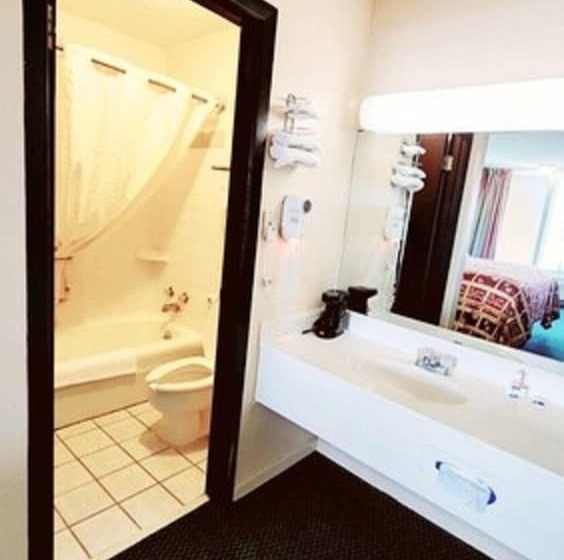 スタンダードルーム, Roadside Inn