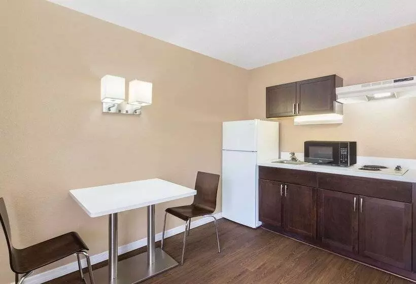 スイート, Super 8 By Wyndham Ellenton Bradenton Area