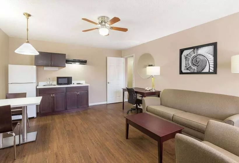 スイート, Super 8 By Wyndham Ellenton Bradenton Area