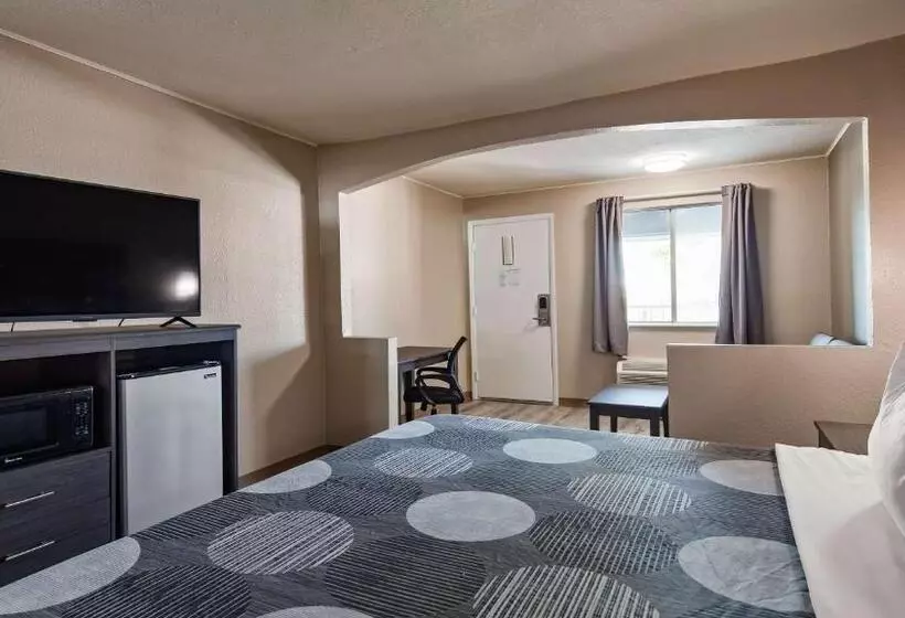 Standard-huone King-vuode, Surestay Hotel By Best Western Olathe