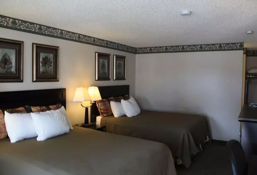 ２ダブルベッドのスタンダードルーム, Winnemucca Holiday Motel