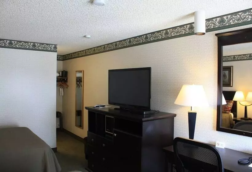 ２ダブルベッドのスタンダードルーム, Winnemucca Holiday Motel