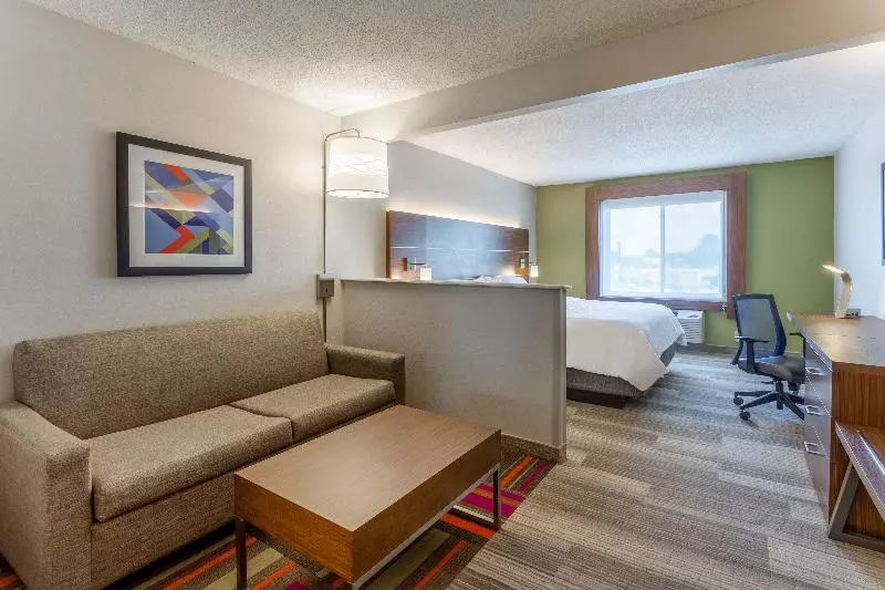 スイート, Holiday Inn Express Hotel & Suites Burlington By Ihg
