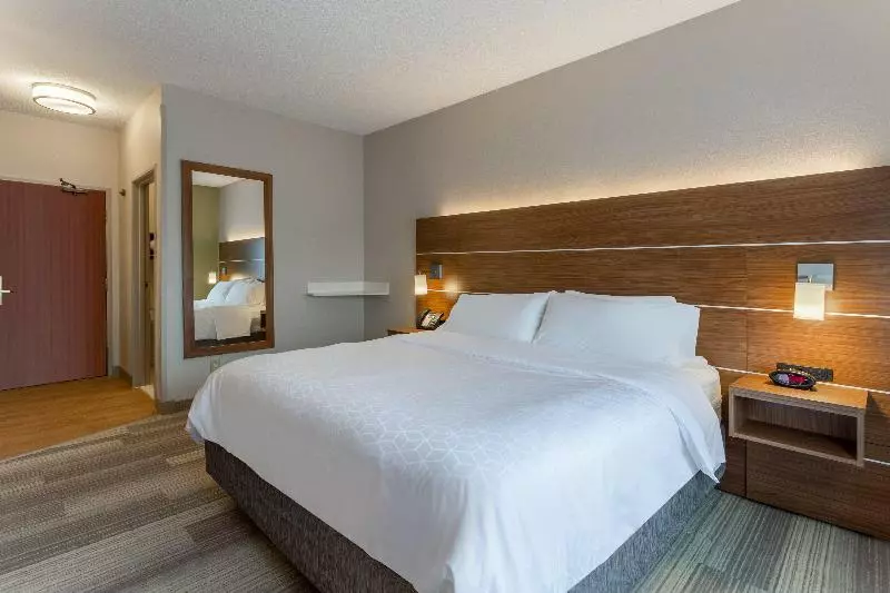 スイート, Holiday Inn Express Hotel & Suites Burlington By Ihg