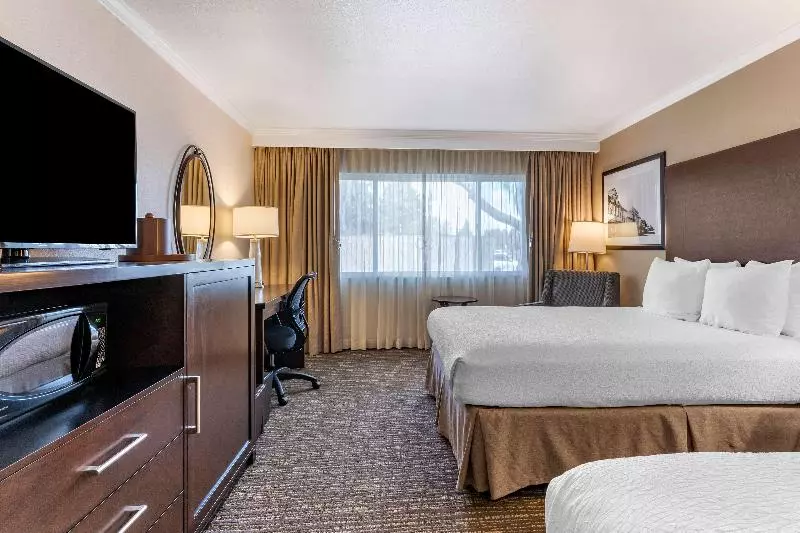 اتاق استاندارد با تخت دو نفره بزرگ, Best Western Plus Garden Court Inn
