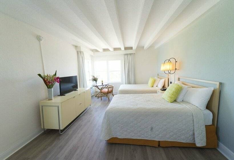 带2个双人床的标准工作室, Broadmore Miami Beach