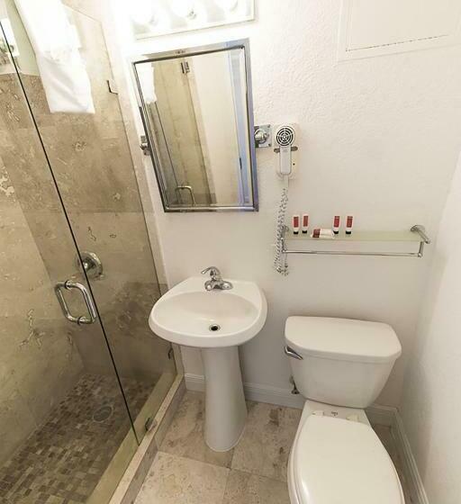 带大床的标准间, Broadmore Miami Beach