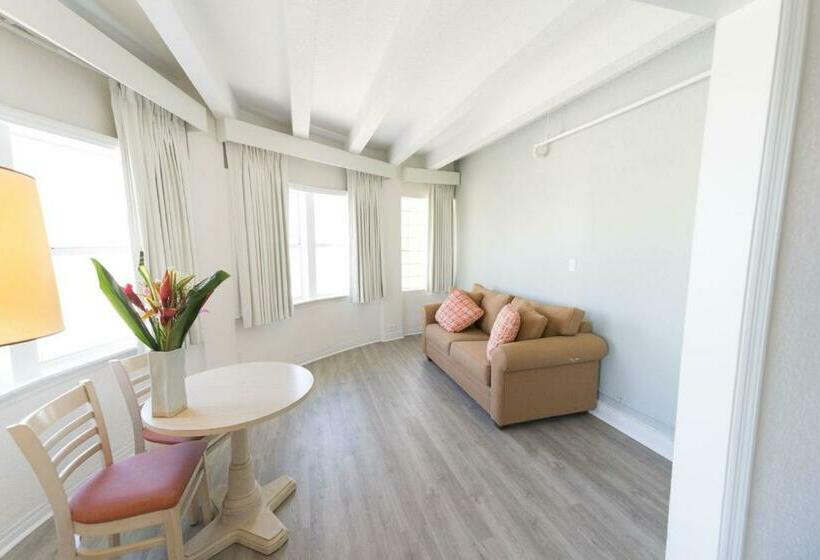 带大床的套房, Broadmore Miami Beach