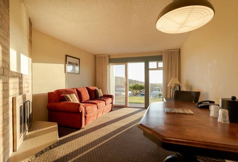 استودیوی استاندارد, Chateau Westport Resort