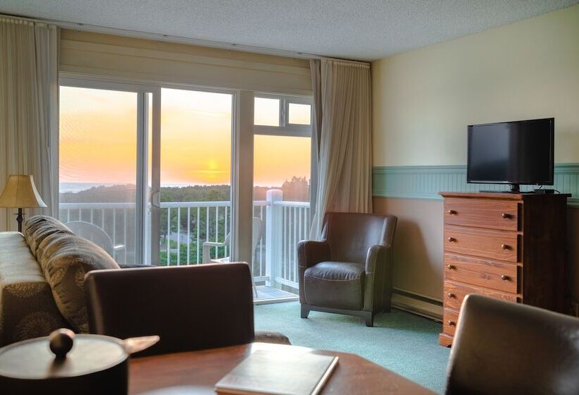 استودیوی استاندارد, Chateau Westport Resort