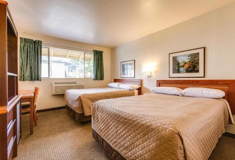 غرفه قياسيه سريرين مزدوجين, Coachman Inn