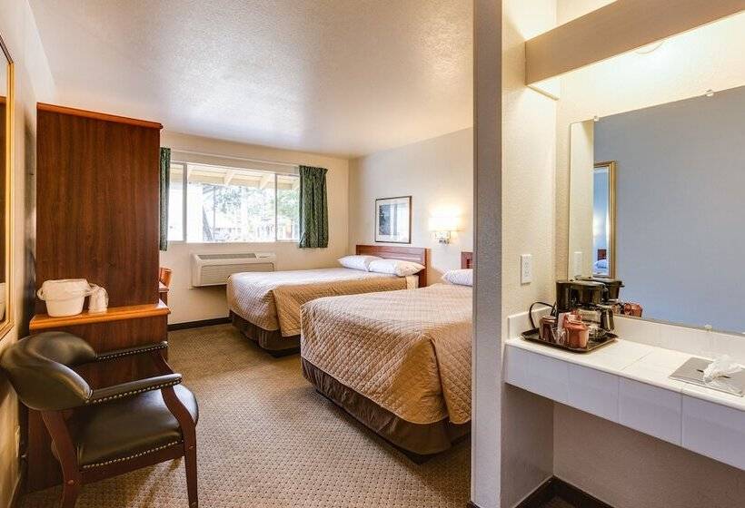 غرفه قياسيه سريرين مزدوجين, Coachman Inn