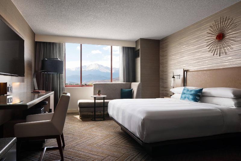 غرفة قياسية سرير كينج, Colorado Springs Marriott