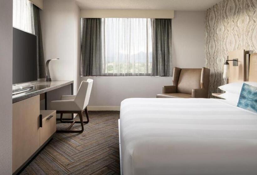 غرفة سوبيريور سرير كينج, Colorado Springs Marriott