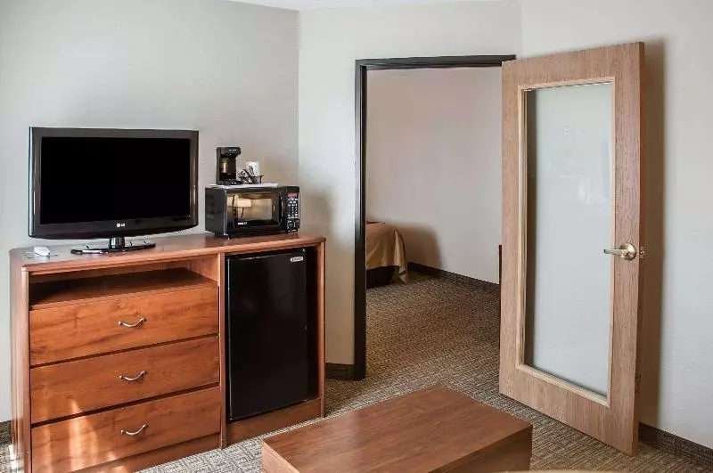 سوییت, Comfort Inn Dickinson