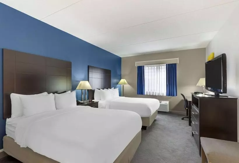 ２ダブルベッドのスタンダードルーム, Comfort Inn & Suites Mundeleinvernon Hills