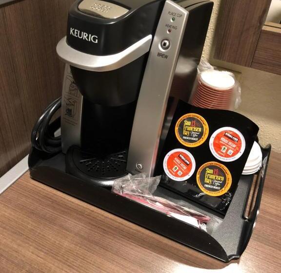 غرفة قياسية سرير كينج, Pacific Inn Monterey