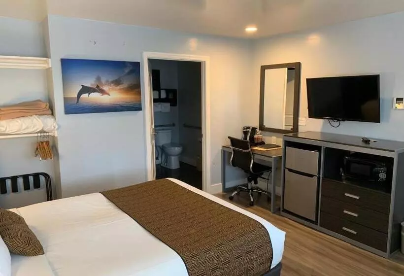 Standard-invahuone, Pacific Inn Monterey