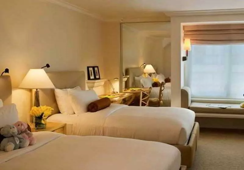 デラックスルーム, Taj Campton Place